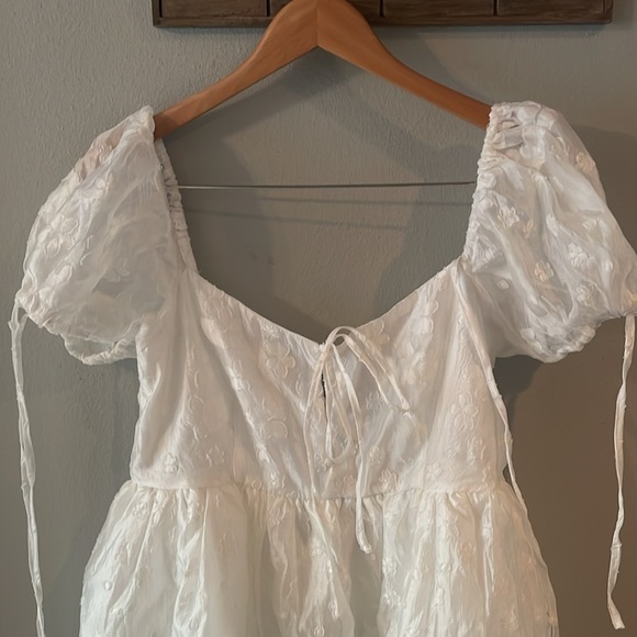 Exceptionally Angelic Fairy White Floral Puff Sleeve Mini Dress size L - Picture 4 of 7